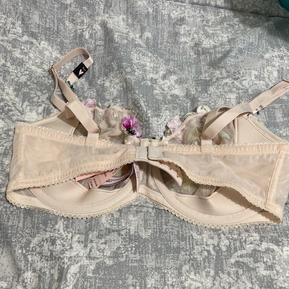 Victoria’s Secret Floral Sexy Bra - Picture 4 of 5